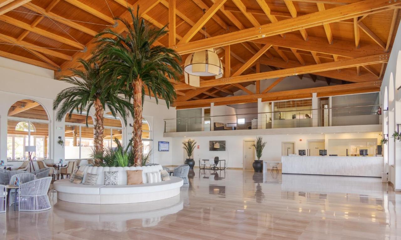 Aparthotel Ilunion Sancti Petri Chiclana de la Frontera Exterior foto