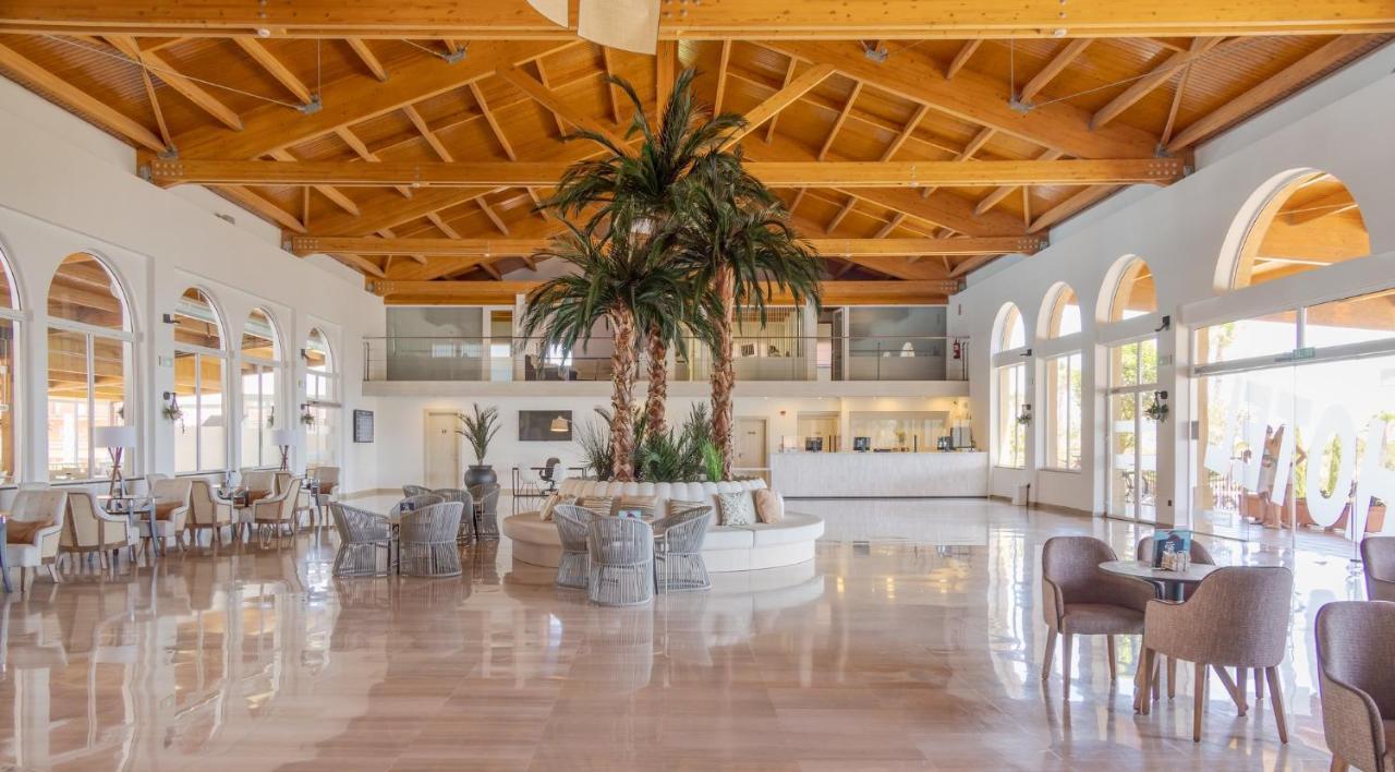 Aparthotel Ilunion Sancti Petri Chiclana de la Frontera Exterior foto