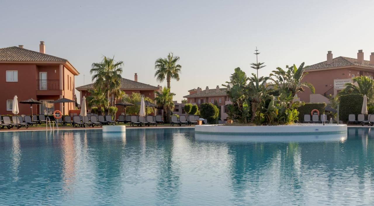 Aparthotel Ilunion Sancti Petri Chiclana de la Frontera Exterior foto